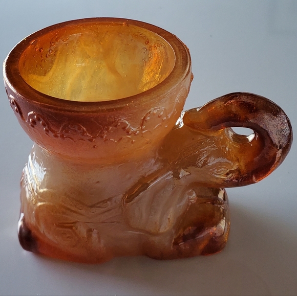 Rare "Packy the Elephant" Irredescent Carnival Glass Paperweight or 🥚 Holder - Picture 5 of 16